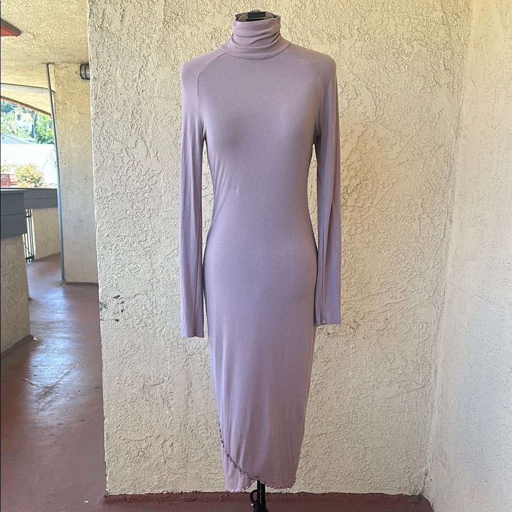 Lululemon Nai Dress size 4 in Misty Mauve